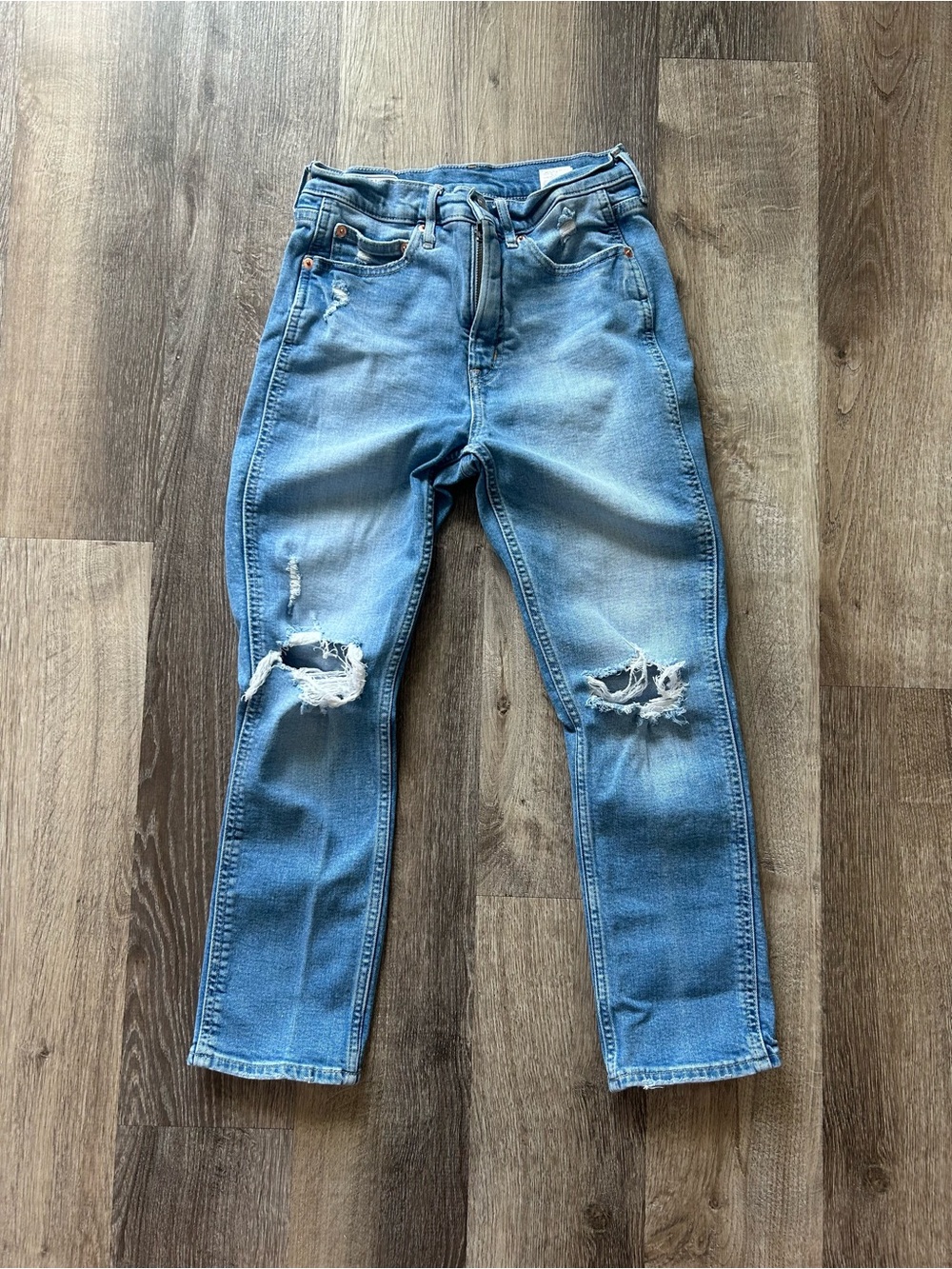 EUC Women’s Gap Vintage Slim High Rise Jeans Size 4 Petite Distressed